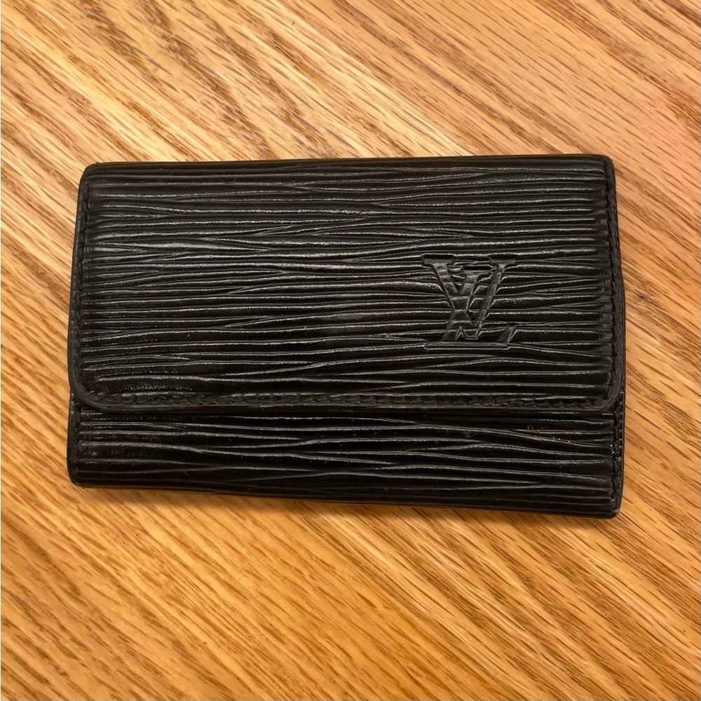 Vintage Louis Vuitton Malletier Black Epi 6-Key 🔑 Holder